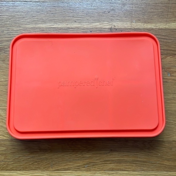 Pampered Chef - Silicone ice cream sandwich maker - Picture 3 of 4